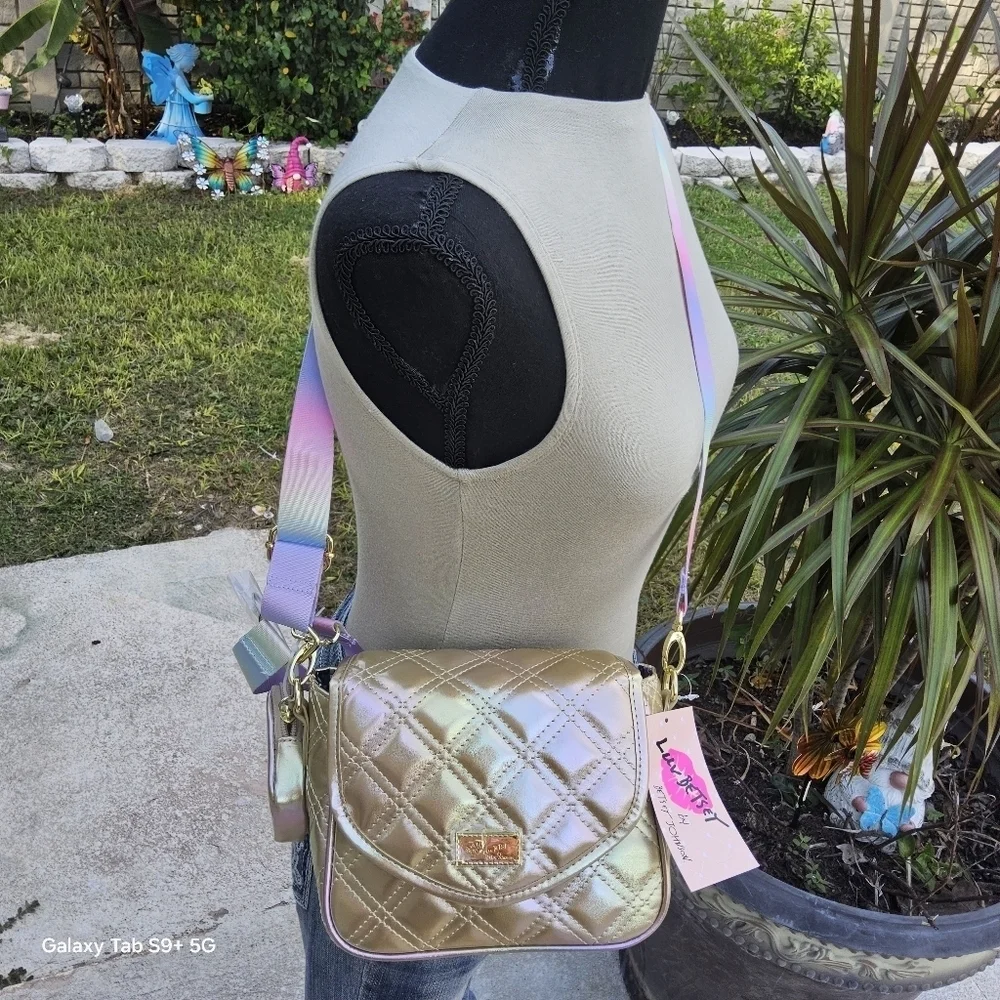 BESTEY JOHNSON GOLD PASTEL QUILTED LUV BETSEY CROSSBODY w/MATCHING POUCH